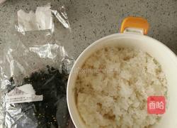 手捏海苔饭团的做法图解1