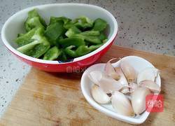 干锅蒜香排骨的做法图解2