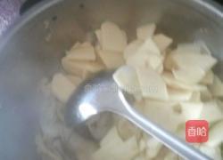 土豆炖白菜的做法图解8