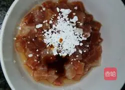 Illustration of how to make tomato and pork pasta 1