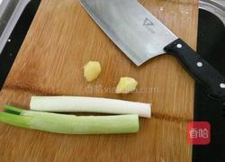 猪肉莲藕饺子的做法图解3