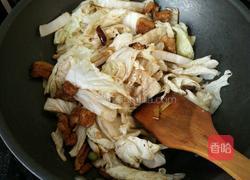 五花肉烧白菜的做法图解6