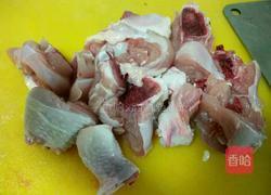 胡萝卜土豆焖鸡腿的做法图解2