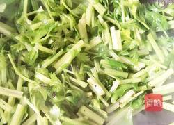 香芹炒鸡丁的做法图解3