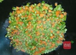 胡萝卜豆角鸡蛋炒饭的做法图解5