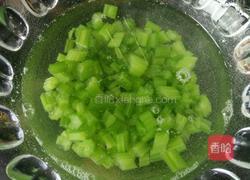 芹香黄豆粒的做法图解4