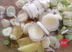 蒜毫炒腊肉的做法图解1