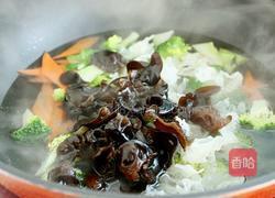 炝拌双耳西蓝花的做法图解4