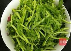 蒜泥茼蒿的做法图解1