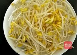 老干妈炝豆芽的做法图解1