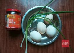 凉拌鸡蛋的做法图解1