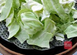 蒜蓉辣椒酱炒包菜的做法图解3