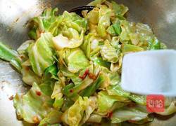 蒜蓉辣椒酱炒包菜的做法图解8