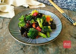 西兰花拌木耳的做法图解14