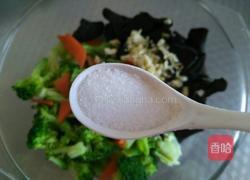 西兰花拌木耳的做法图解8
