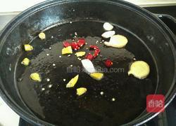 黄豆炖鲫鱼的做法图解4