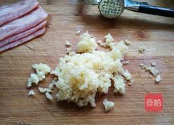 蒜蓉金针菇培根卷的做法图解1