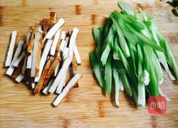 西芹炒豆干的做法图解3