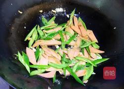 青椒火腿肠炒蛋的做法图解8
