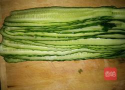 翡翠黄瓜卷的做法图解2