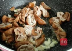 尖椒炒肥肠的做法图解3