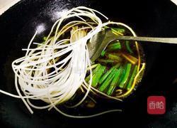 芹菜炖粉条的做法图解6