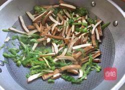 青椒炒香干的做法图解5