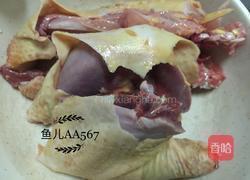 辣子鸡丁的做法图解1