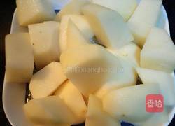 土豆炖鸡块的做法图解2