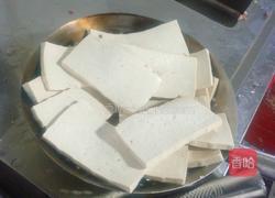 兔儿含草的做法图解1