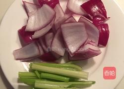洋葱爆炒鱿鱼的做法图解5