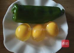 尖椒红油变蛋的做法图解2