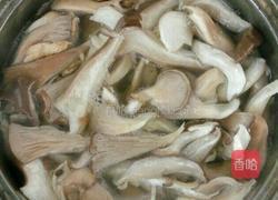 炒蘑菇的做法图解3