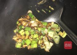 香喷喷的热汤面的做法图解1