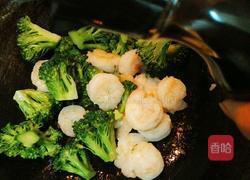 西兰花炒虾仁的做法图解8
