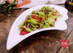 芹菜炒核桃仁的做法图解7