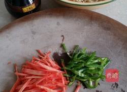 凉拌豆芽的做法图解1