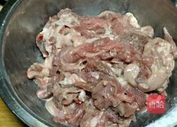 芹菜豆干炒肉的做法图解2