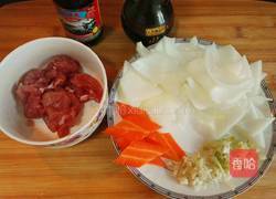 洋葱炒肉片的做法图解1