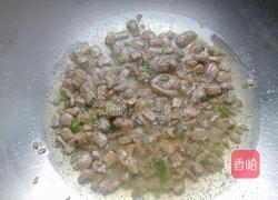 胡萝卜豌豆炒牛肉的做法图解7