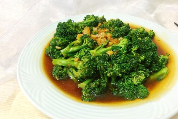 白灼西兰花的花样做法