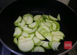 云南小瓜炒肉的做法图解9
