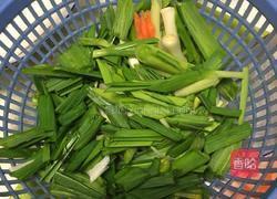 胡萝卜大蒜炒肉丝的做法图解2