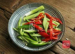 豆干炒腊肉的做法图解2