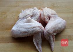 蒜蓉辣酱烤鸡翅的做法图解2