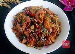 咸菜大肠的做法图解1