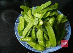 素炒荷兰豆的做法图解1