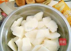 冰糖银耳桂圆雪梨汁的做法图解2