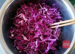 凉拌紫甘蓝的做法图解3
