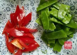 荷兰豆炒腊肠的做法图解3